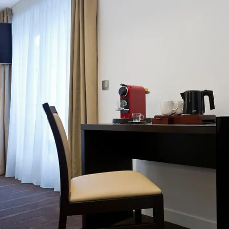 Simon's Boutique Hotell 3*