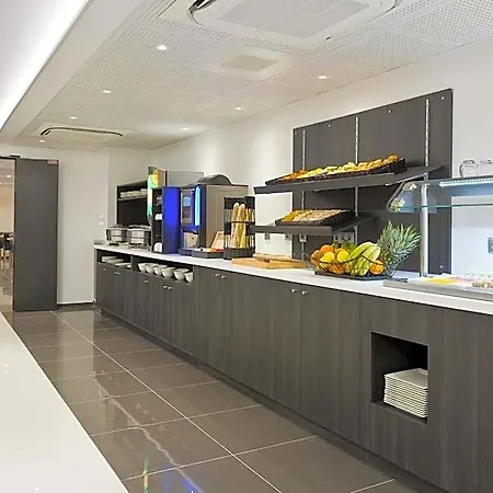 Simon's Boutique 3*