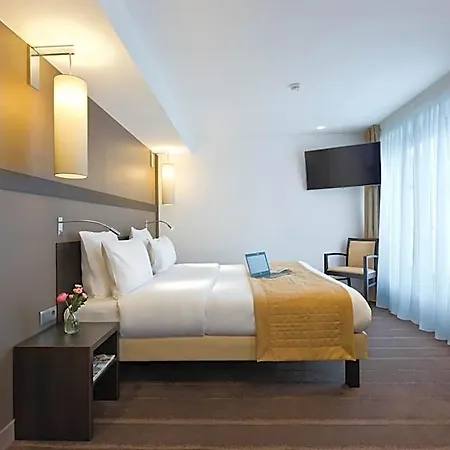 Simon's Boutique Hotel 3*
