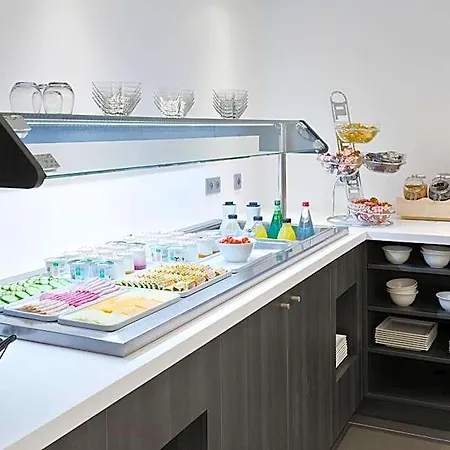 Simon's Boutique 3*
