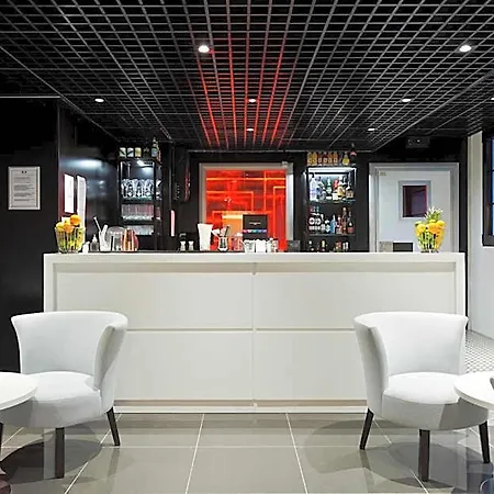 Simon's Boutique 3*